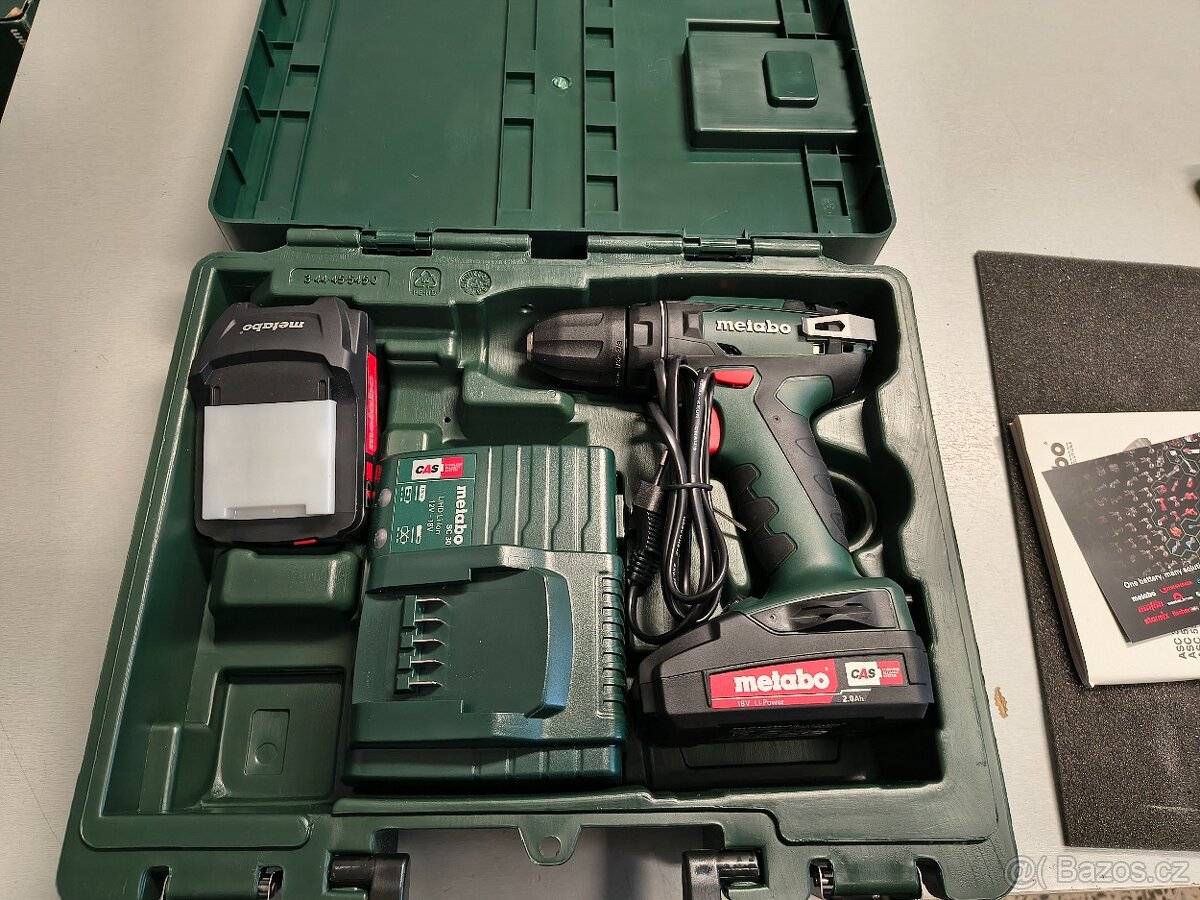 Aku vrtačka Metabo s nářadím - 2