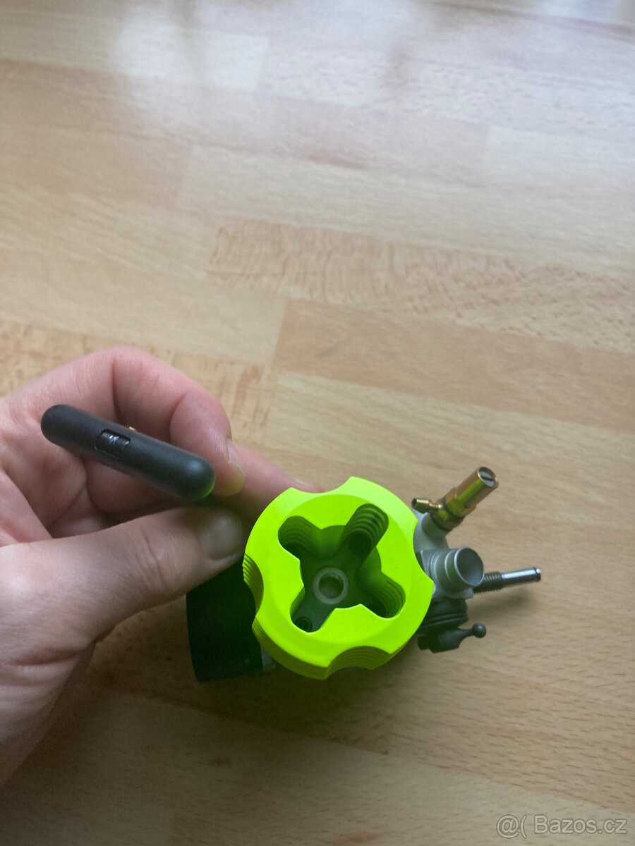 Spalovací nitro RC motor - 2