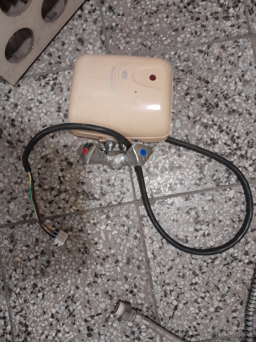 PRŮTOKOVÝ OHŘÍVAČ VODY ETA 0733 - 2