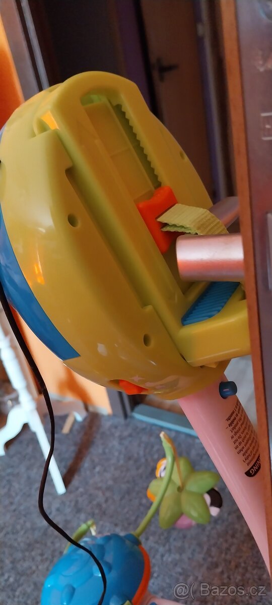 Kolotoč nad postýlku - 2