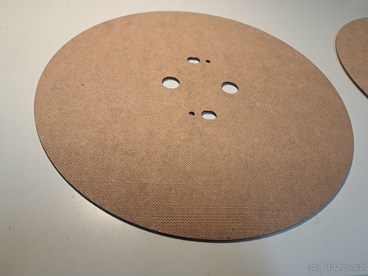 Kryt rezervy Toyota Corolla AE86 - 2