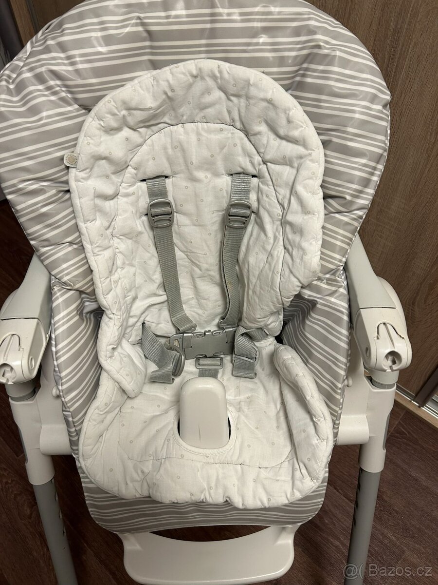 Jídelní židlička pojízdná - 2