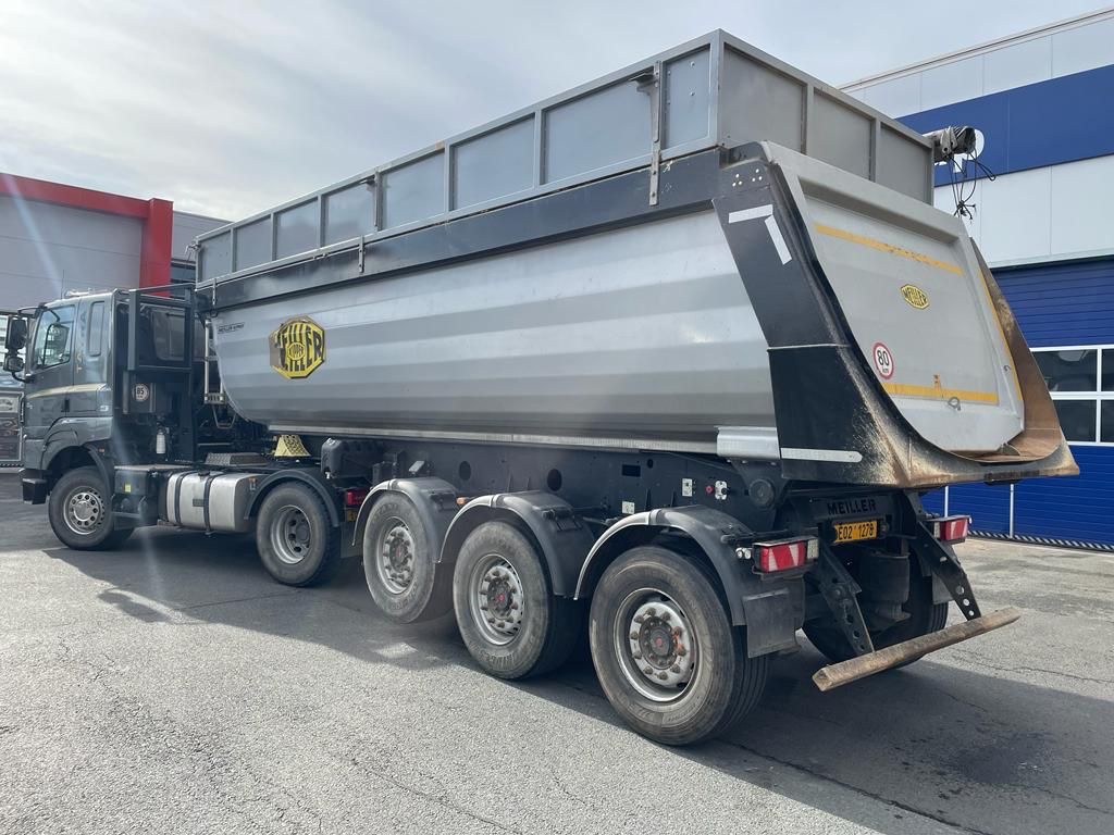 Nástavba na návěs s plachtou - 2