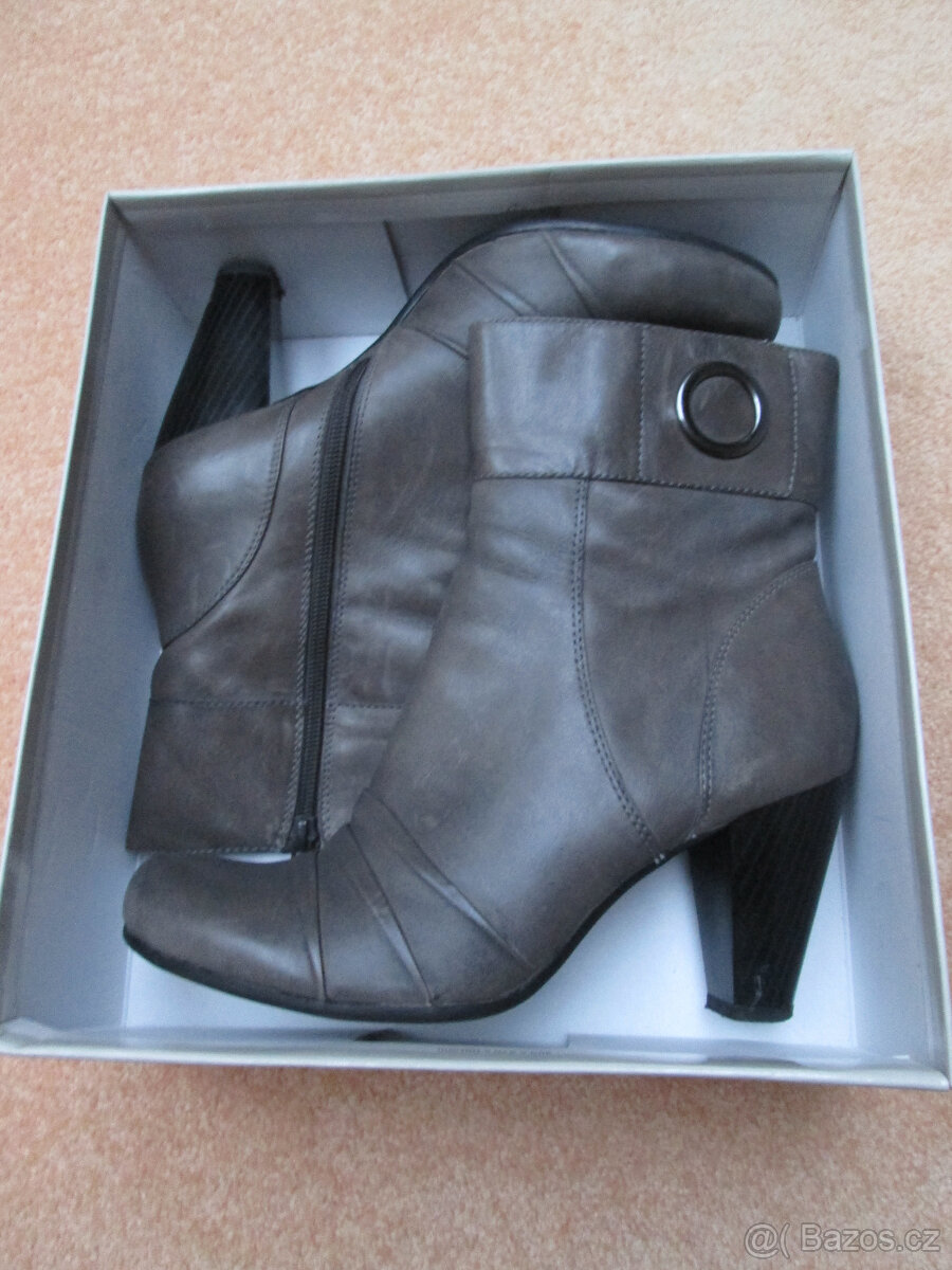 Šedé kožené kozačky - 2