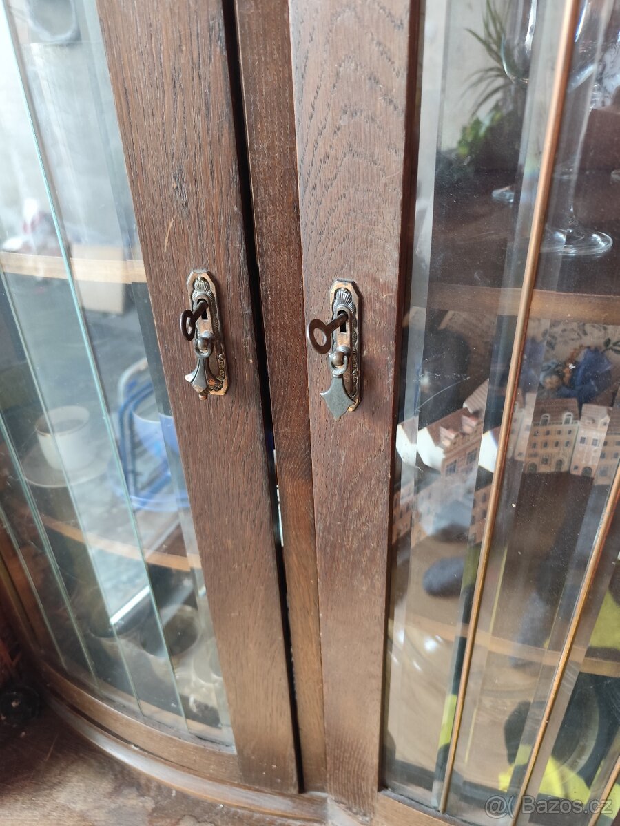 Starozitna vitrína - 2