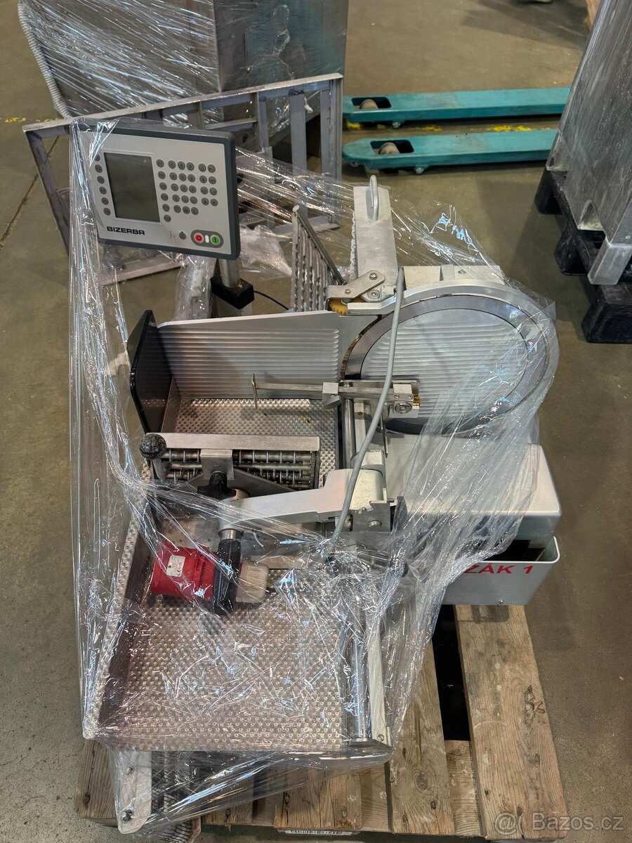 Nářezak automaticky - 2