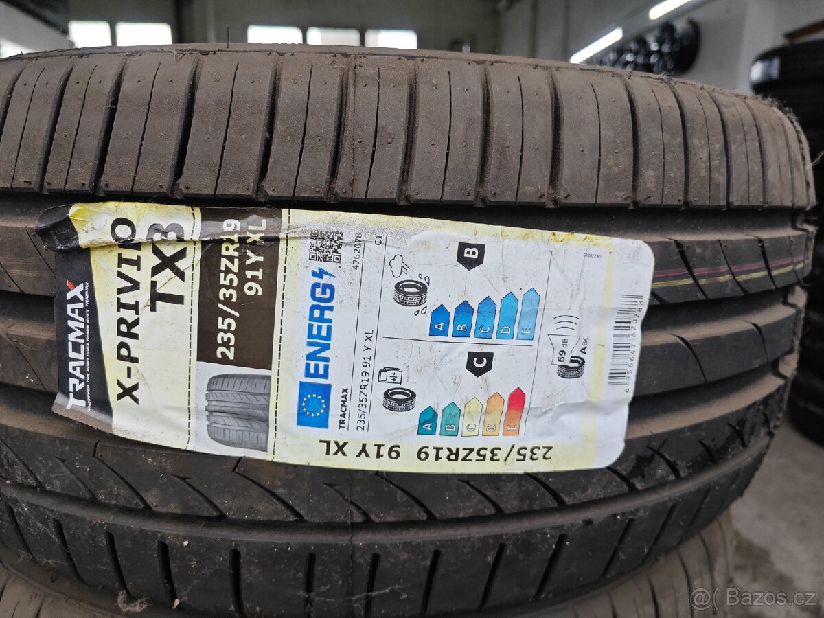Pneu 235/35 r19 letní Tracmax - 2