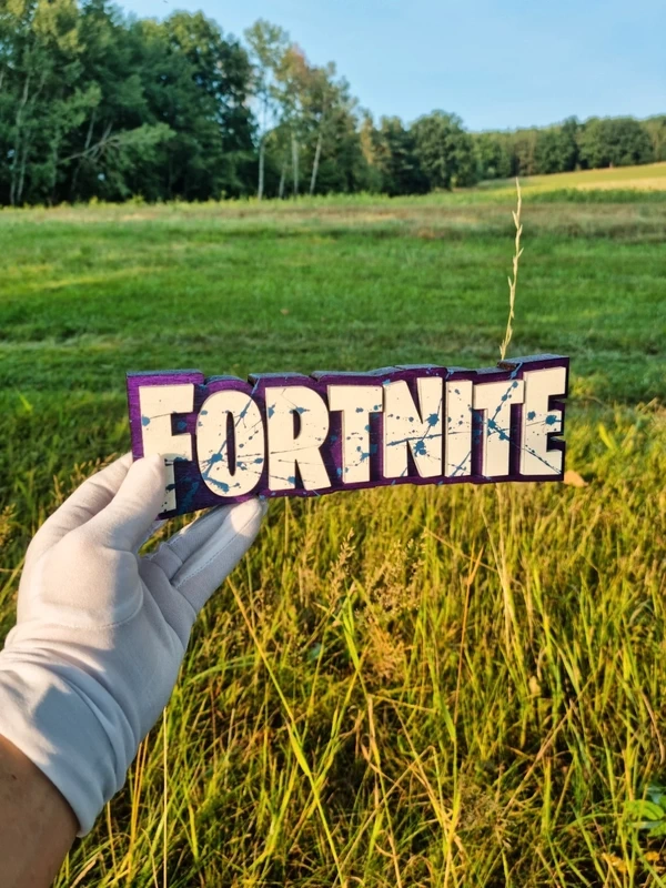 Dřevěné logo Fortnite - 2