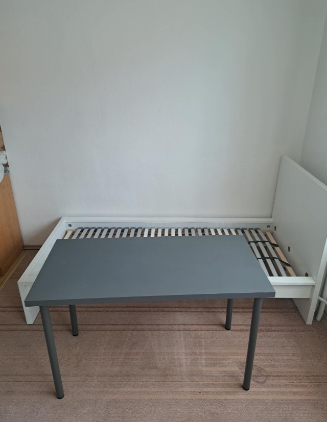 Postel IKEA stolek - 2