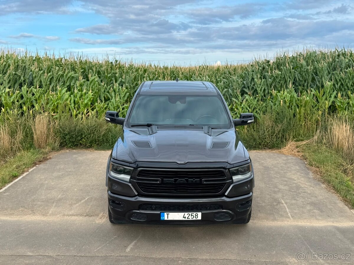 Dodge ram 5.7 hemi Laramie - 2