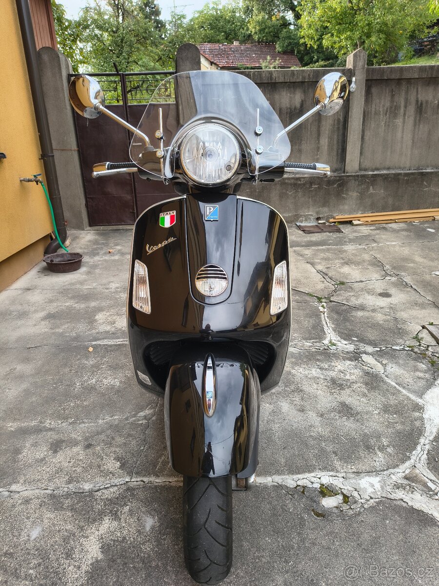 Vespa 250 GTS ie - 2