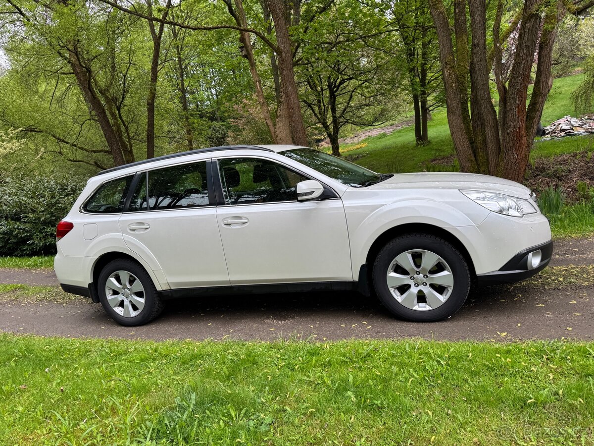 Subaru Outback 2.5i AWD | 2011 | Manuál | DPH - 2