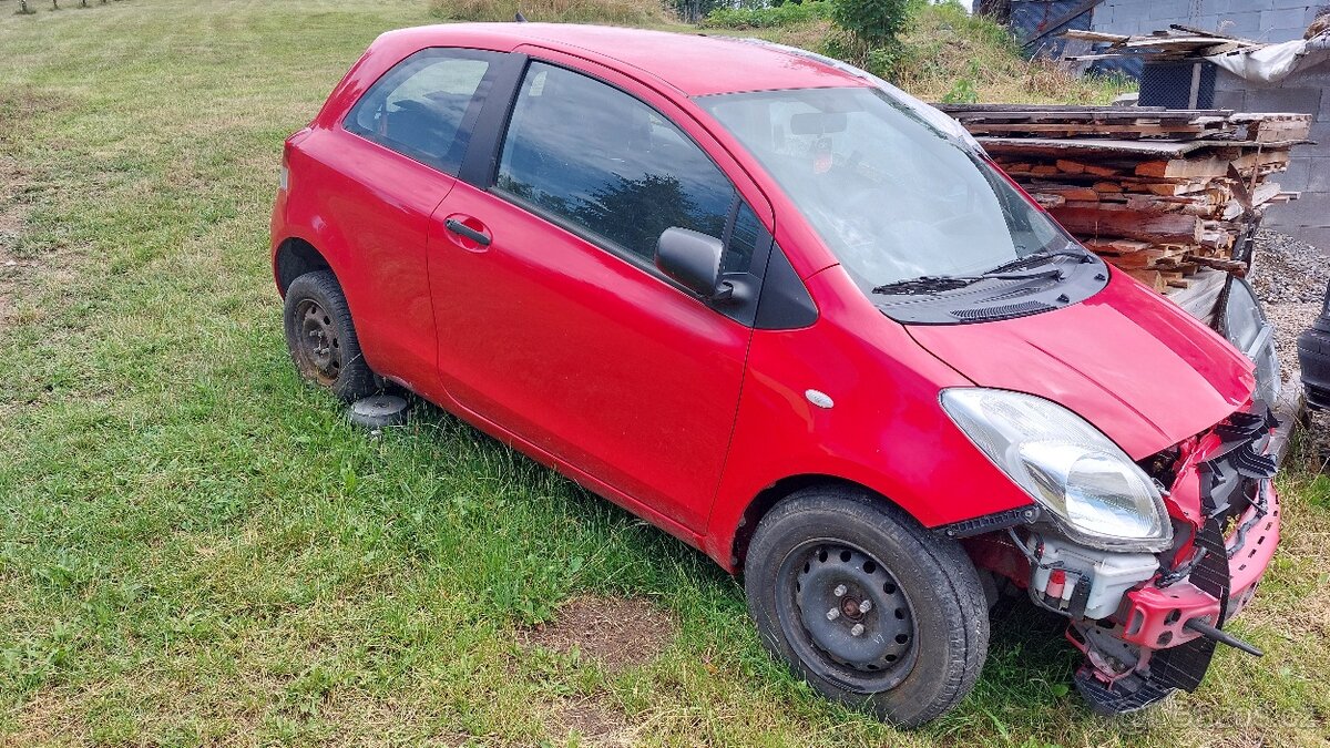 Toyota Yaris 1.0 VVT-i - 2