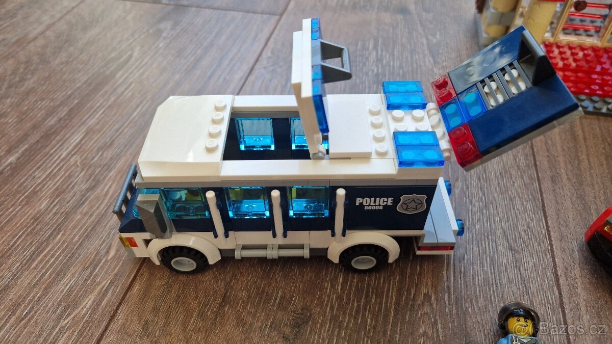 Lego City 60008 Krádež v muzeu - 2