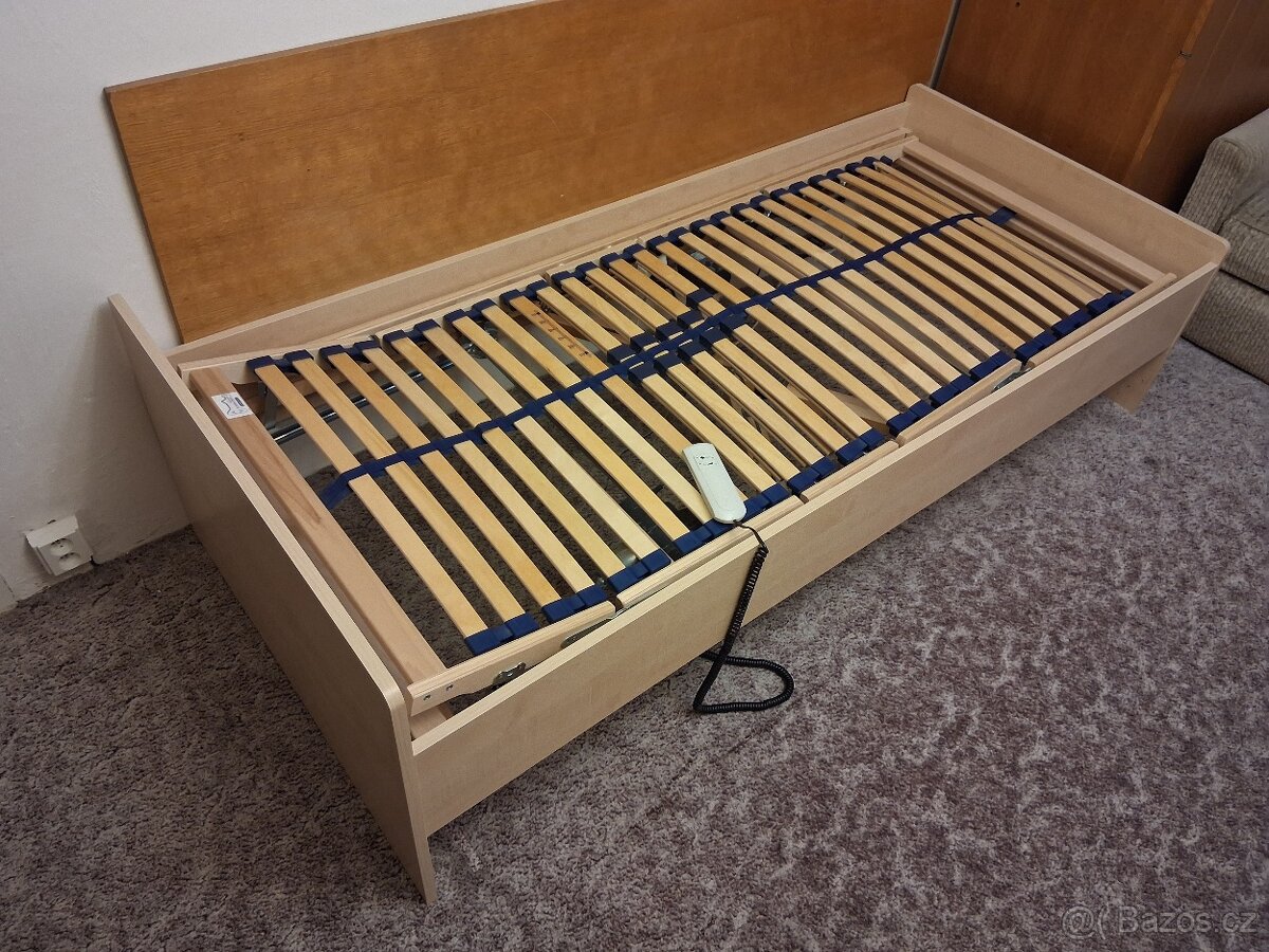 Polohovací postel - 2 elektromotory - zánovní - 2