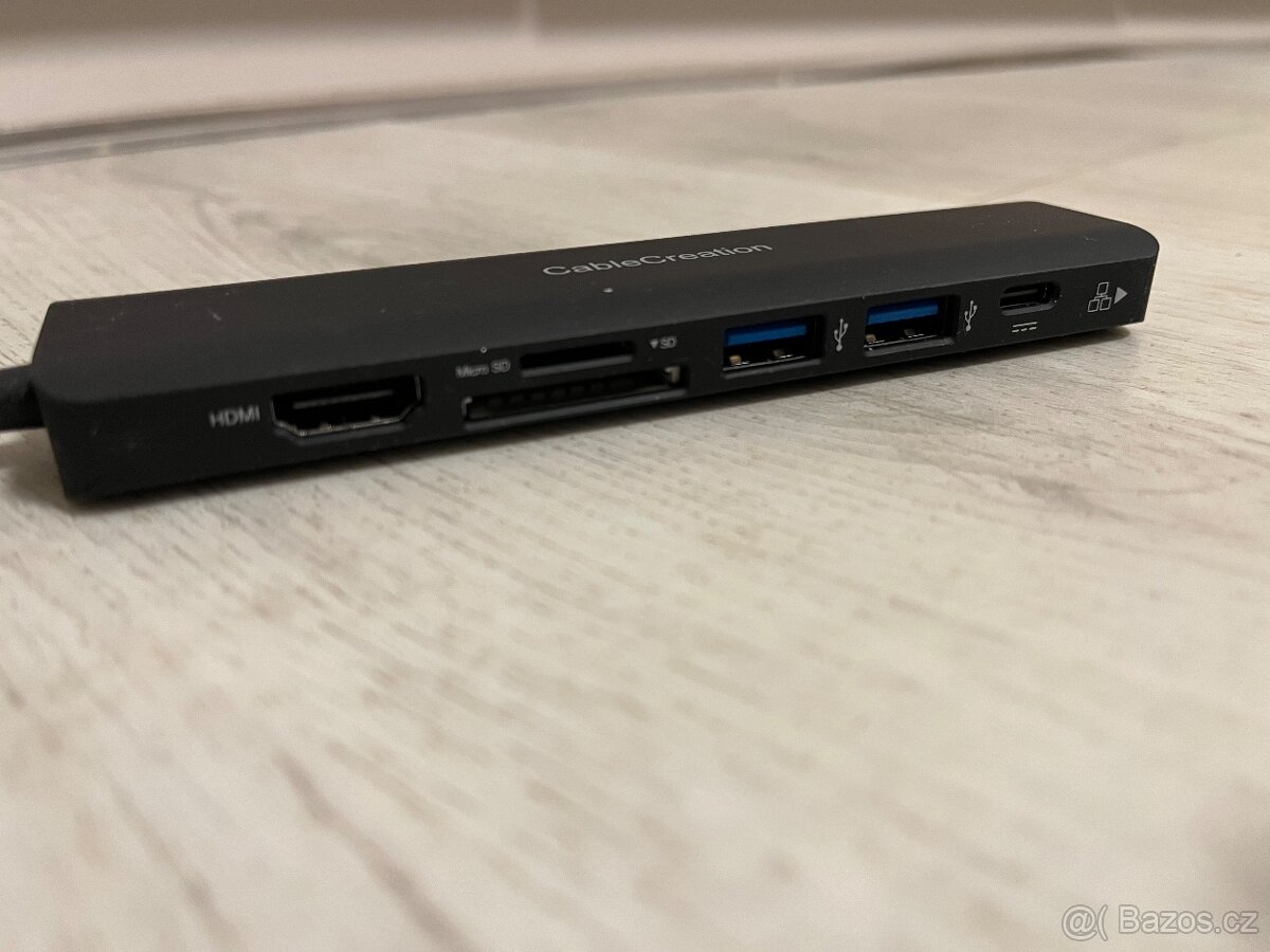 USB-C hub 7v1 CableCreation - 2