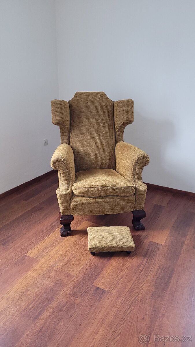 Klasické křeslo ušák s podnožkou - 2