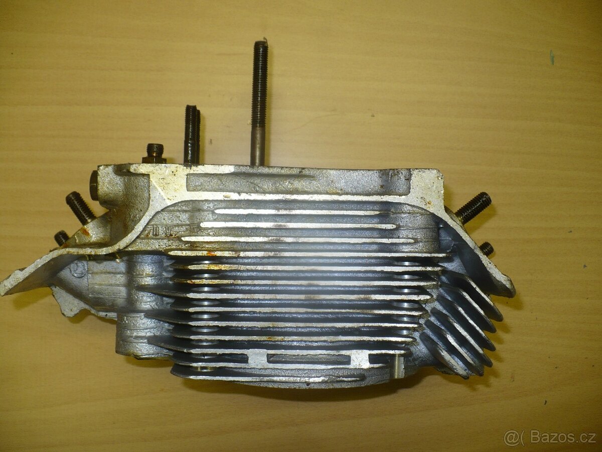 TATRA T148 / 138 hlava válce motoru - 2