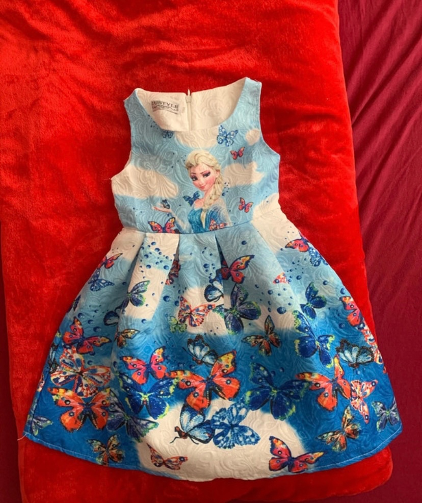 Balík holčičího oblečení vel.98-104 - 2