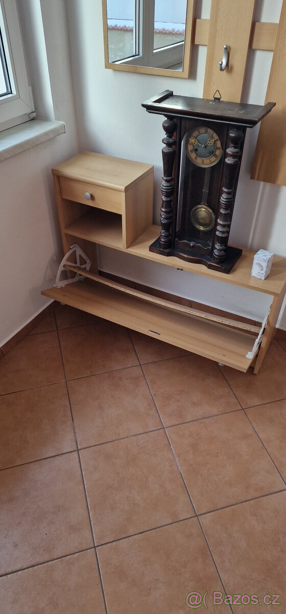 Prodej věšákové stěny s botníkem - 2