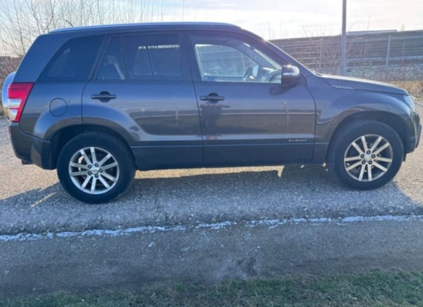 Suzuki Grand Vitara 2.4 benzin LPG 4x4 - 2