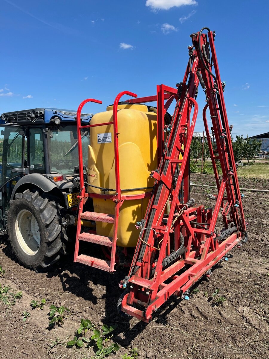 jar met postřikovač - 2