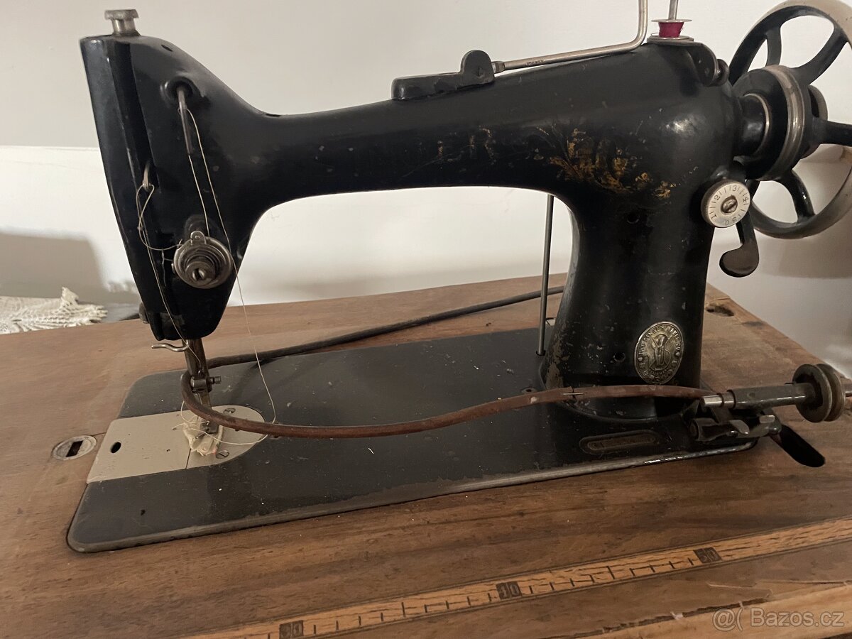 Starožitný šicí stroj Singer – s příklopem - 2