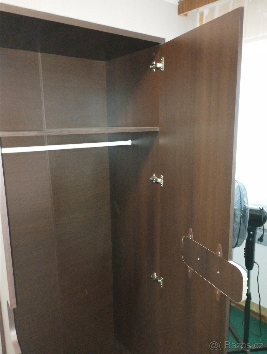Šatní skříň - 2