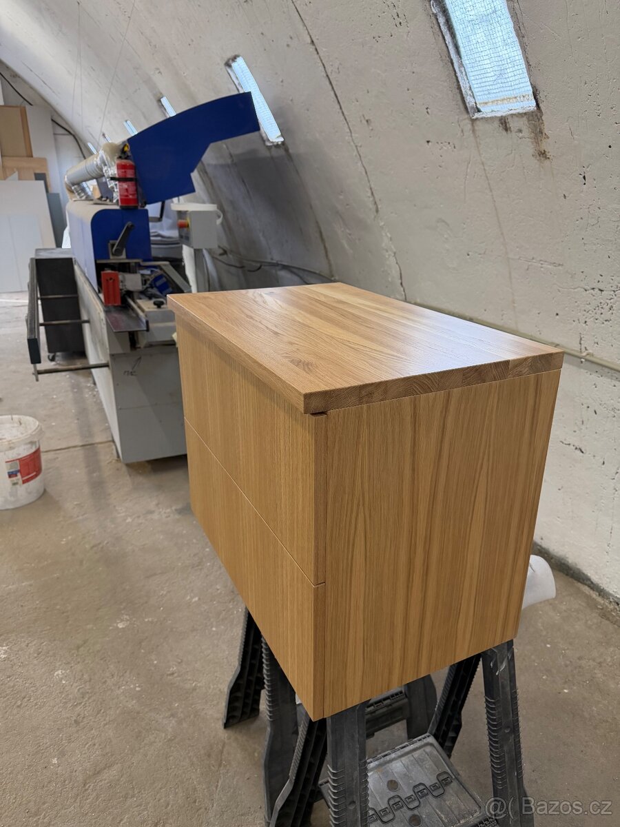 Dubová koupelnová skříňka - 2
