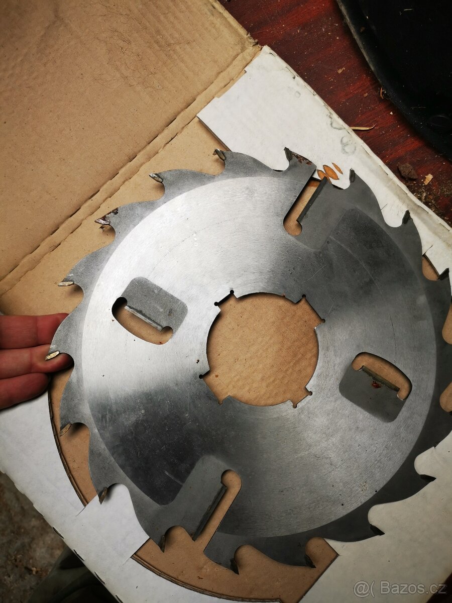 pilové kotouče do rozmítací pily. - 2