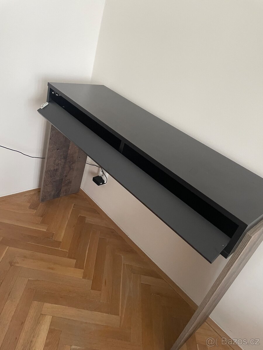 Konzolový stolek - 2