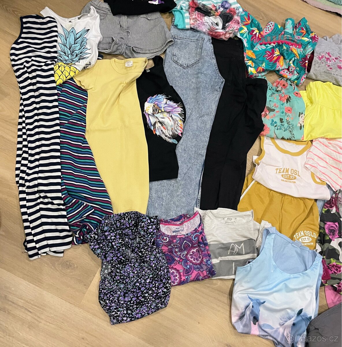 Set 29ks dívčího oblečení na donošení/lítačku vel. 8-10let - 2