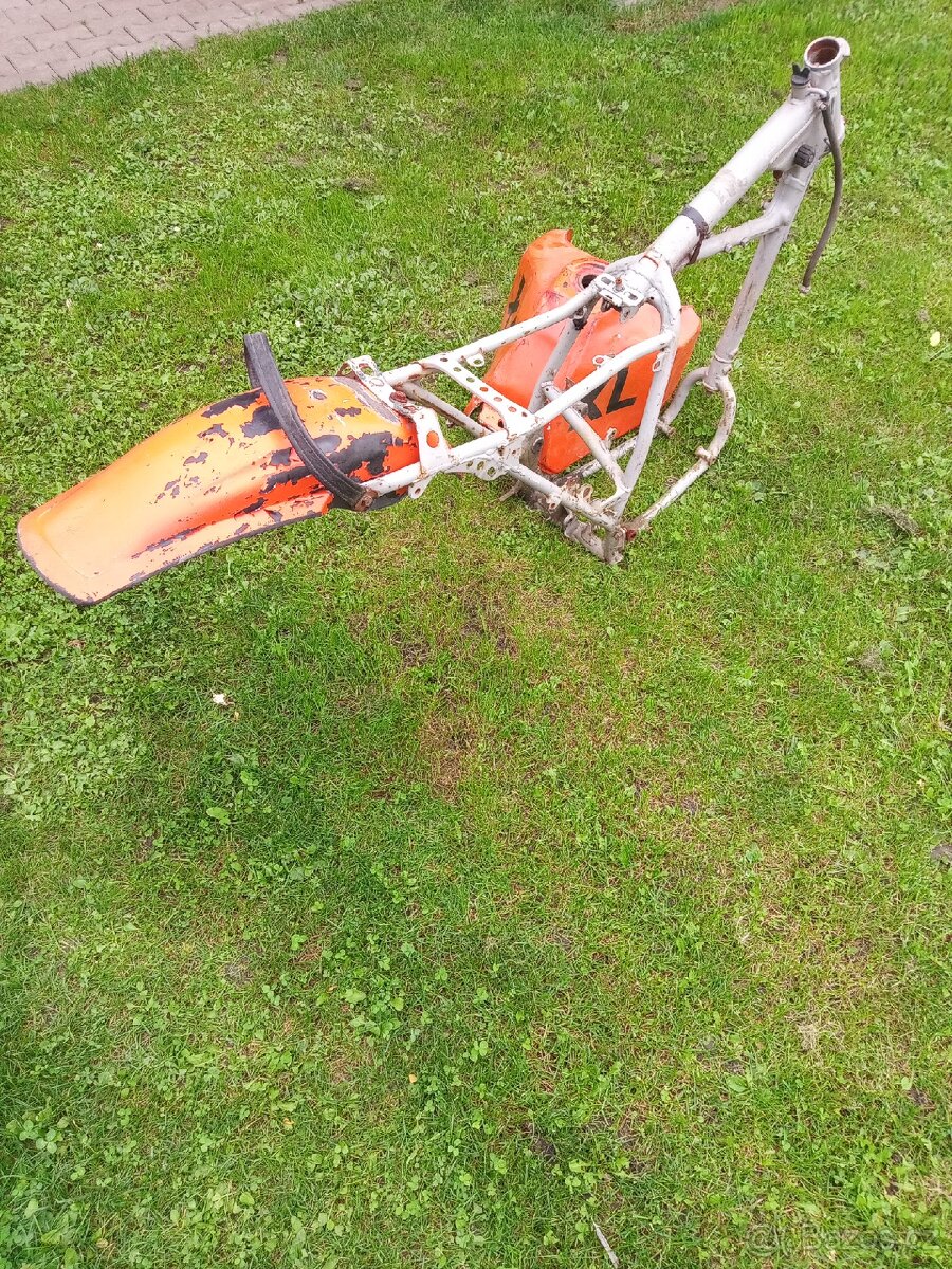 Honda XL600 - rám - 2