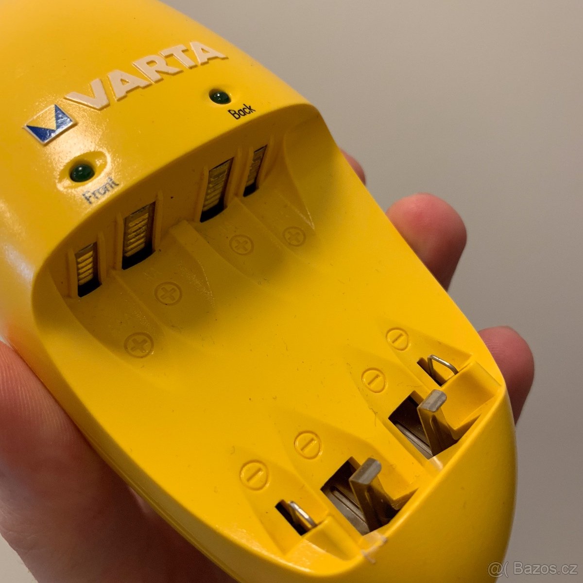 Nabíječka tužkových baterií Varta AA+AAA - 2