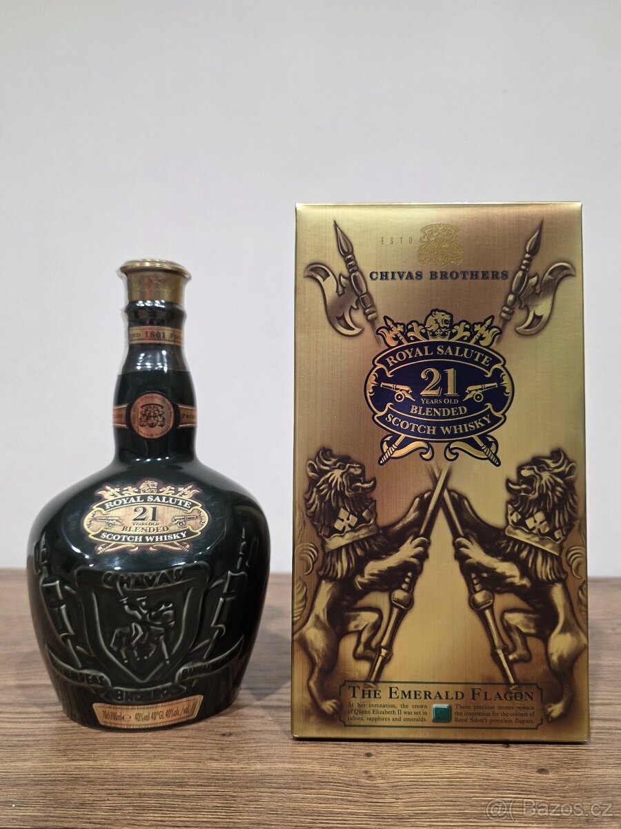 Chivas Regal Royal Salute 21y Emerald flacon (zelená) - 2