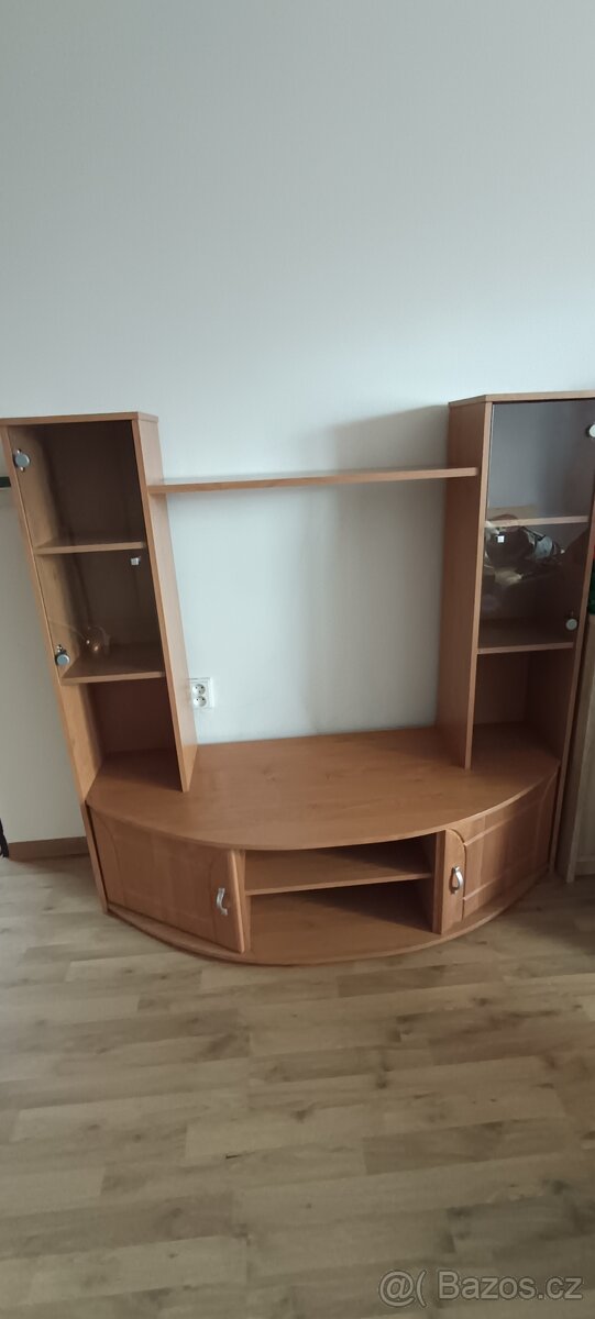 Prodám stolek pod TV - 2