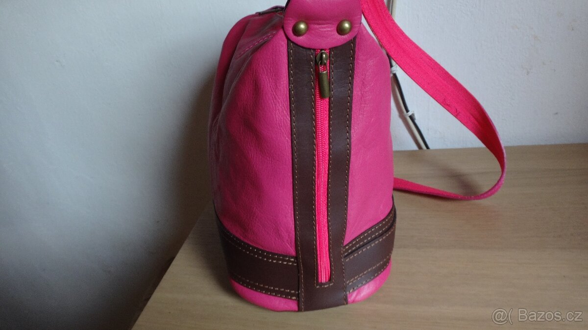 Krásná kožená italská kabelka/batoh 2v1- nepoužitá - 2