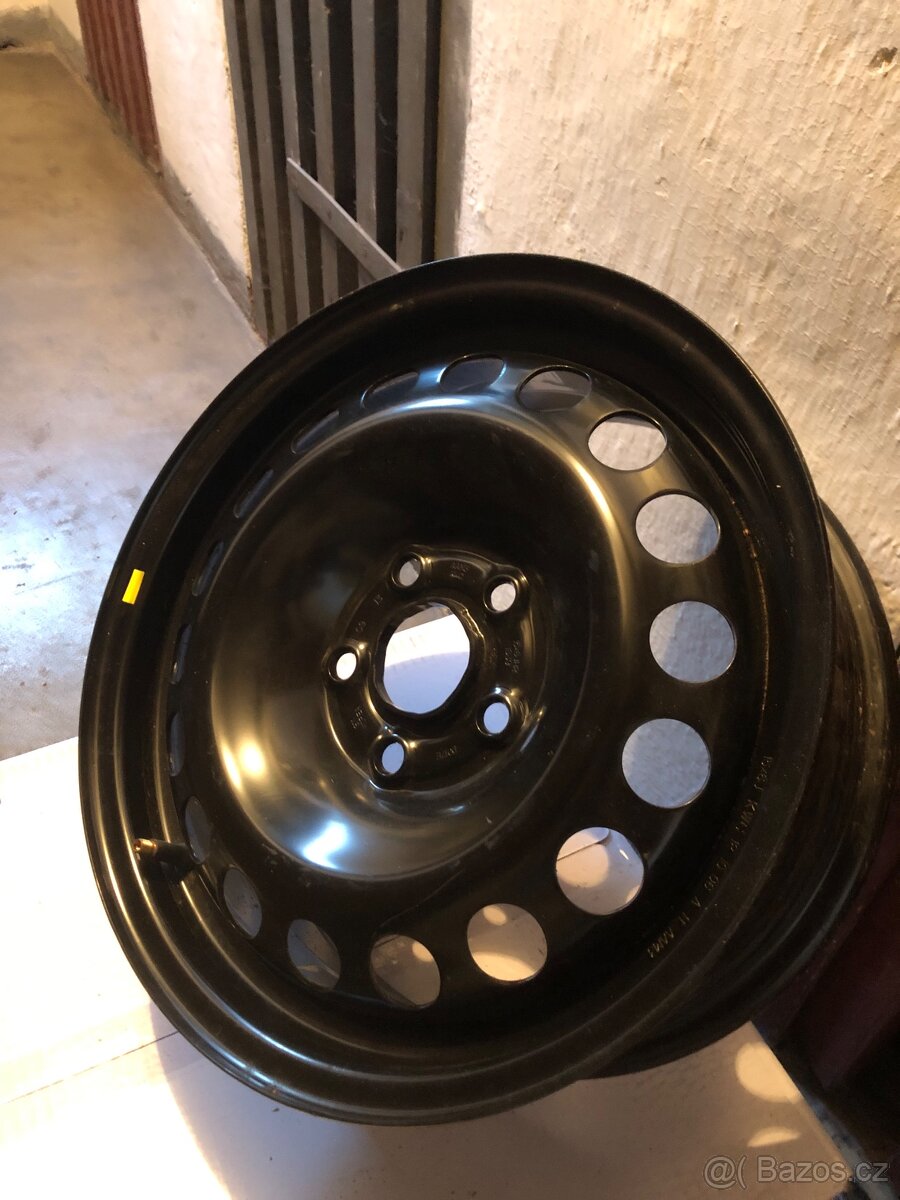 Nové originální plechové kolo R15 - 2