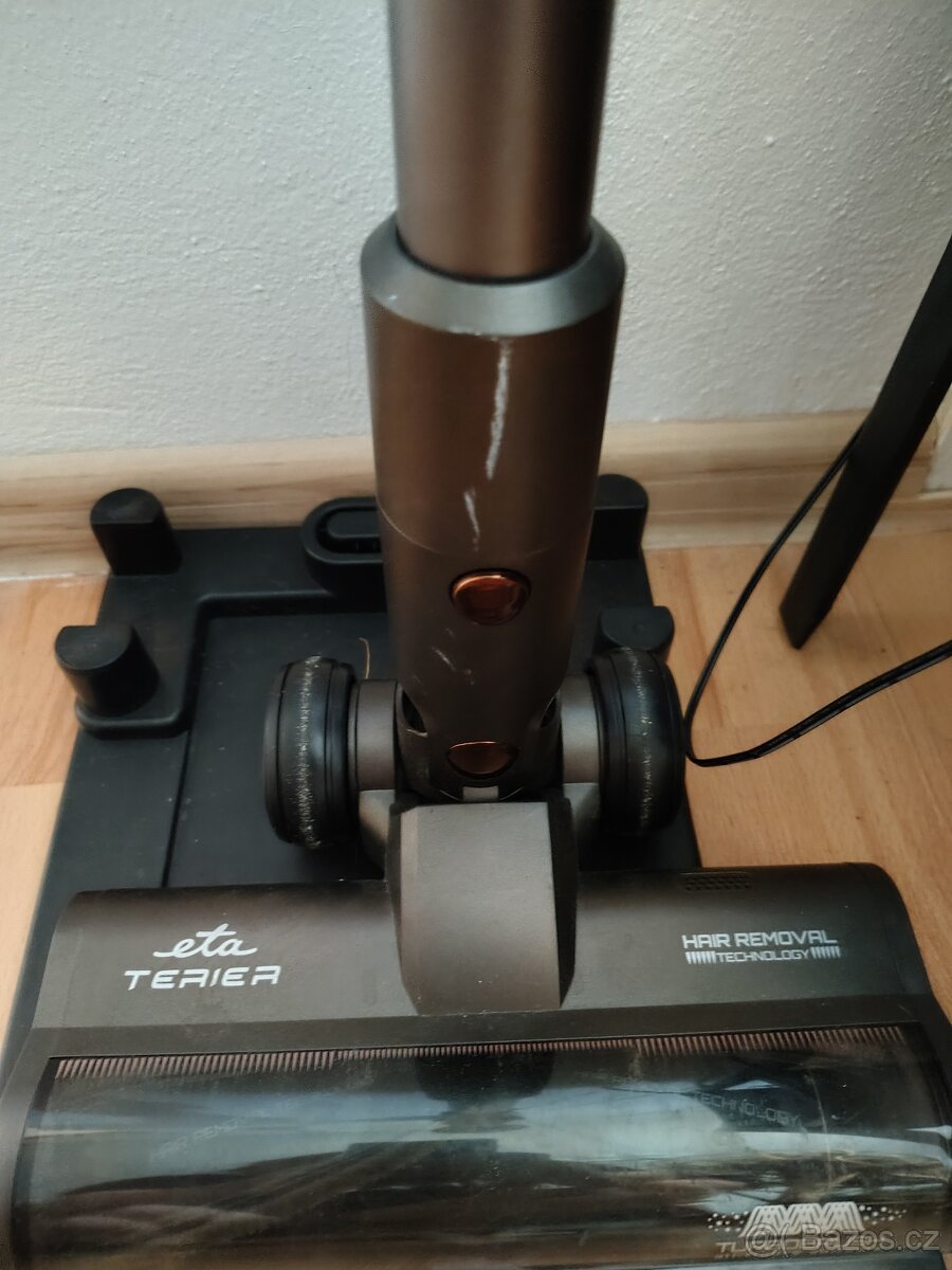 Tyčový vysavač ETA Terier 5247 90000 - 2