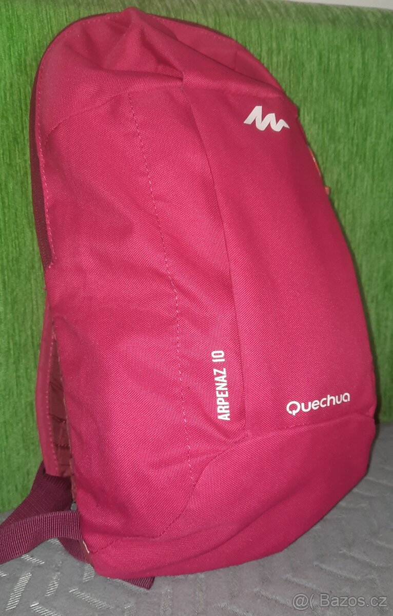 Turistický batoh DECATHLON 10l - 2