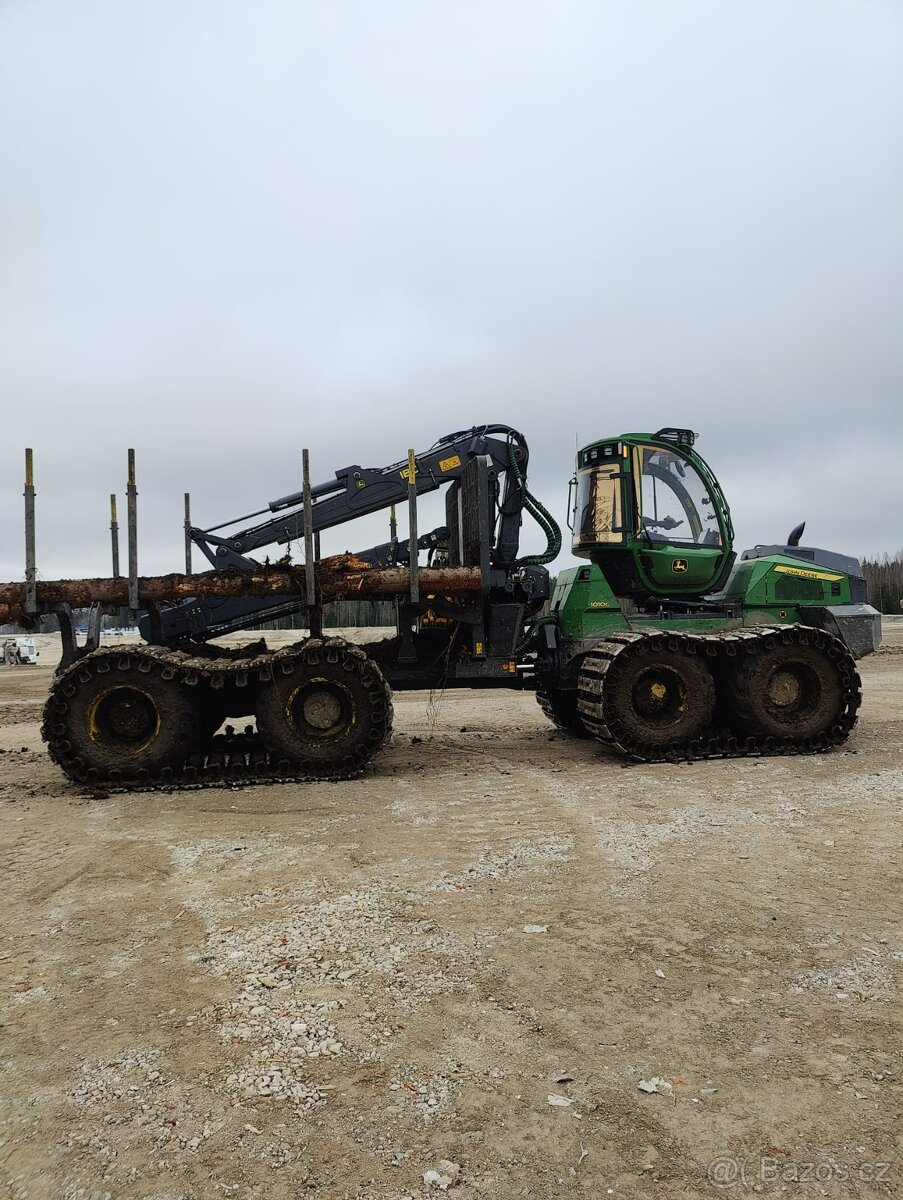 Vyvážecí souprava JOHN DEERE 1010G IBC - 2