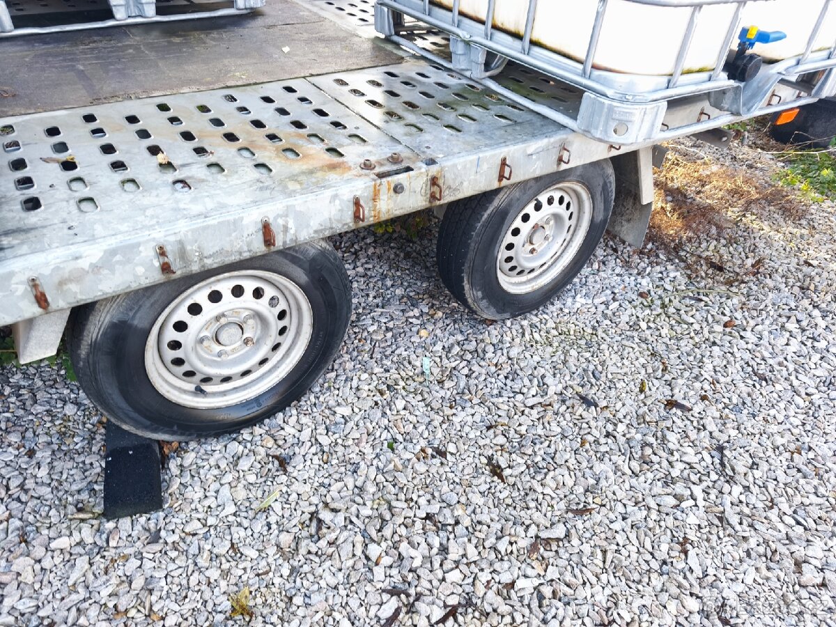 Vlek brzděný 5x2 metry 2500 kg - 2