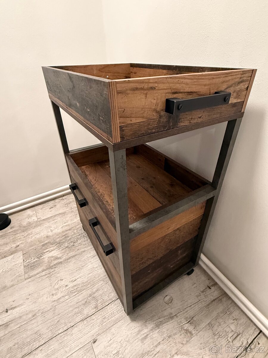 Komoda/bar na kolečkách - 2