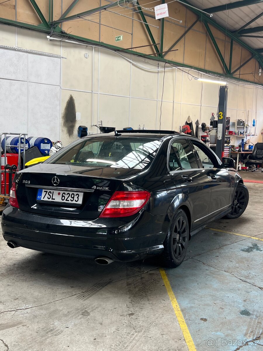 Mercedes-Benz C300 W204 - 2