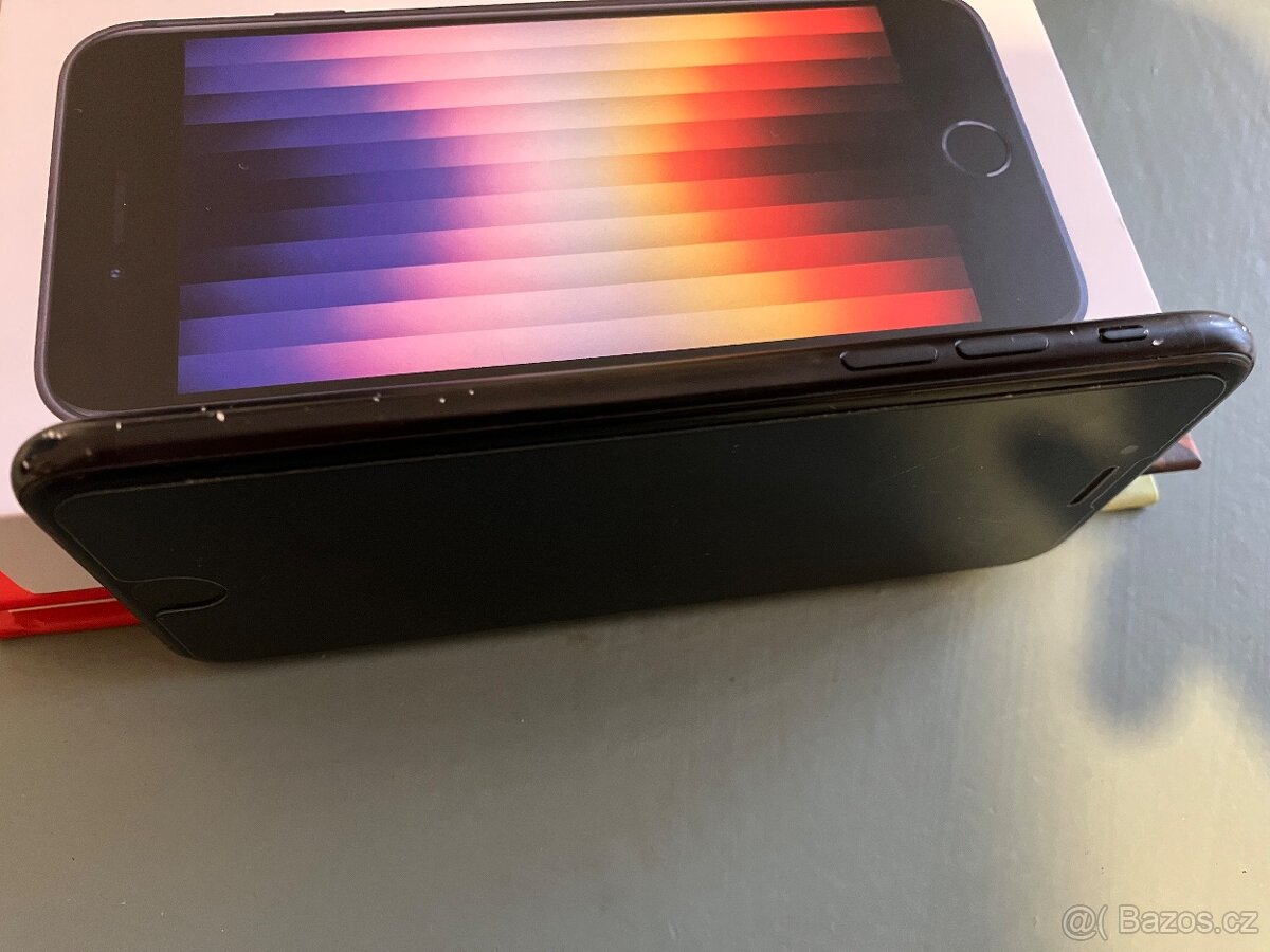 IPhone SE 2020 černý 64GB - 2