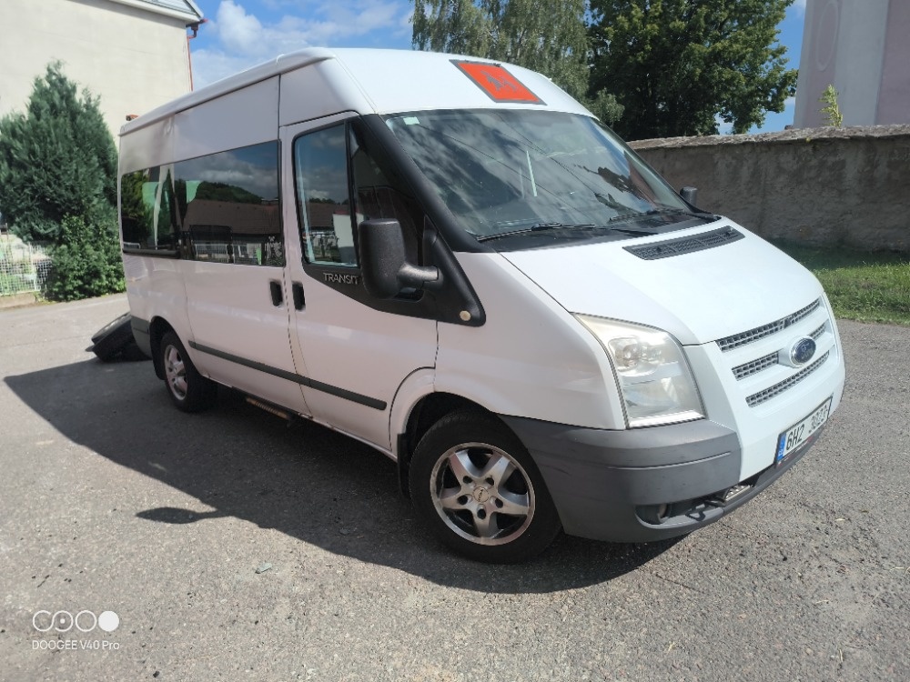 Prodáme Ford Tranzit 2,2 - 9 míst - 2