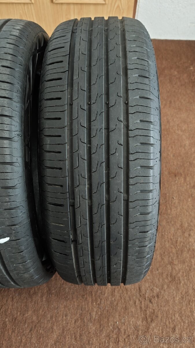 Letní pneu 215/55/R17 - 2