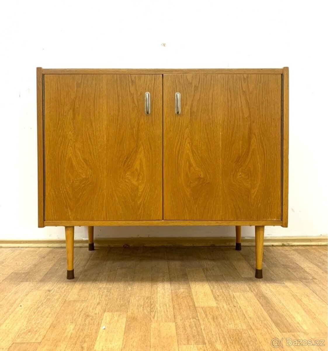 Retro komoda 60. léta Brusel - 2