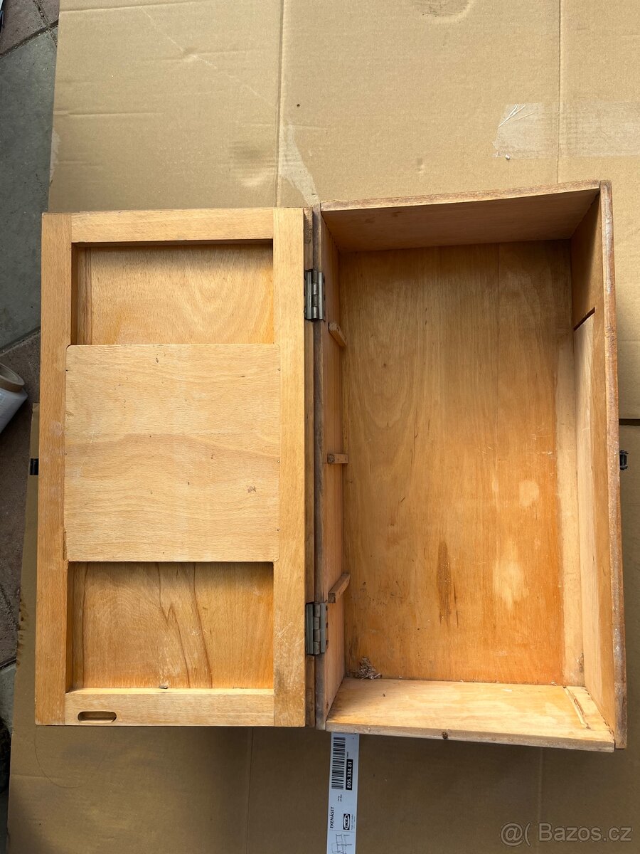 RETRO DŘEVĚNÁ LÉKÁRNIČKA - 2