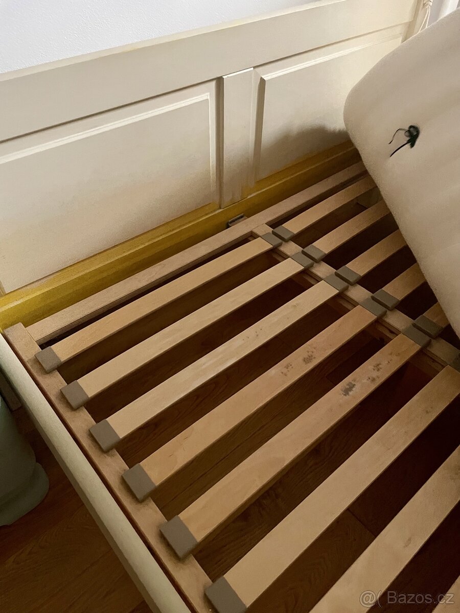 Dřevěná masivní postel 140 cm - 2